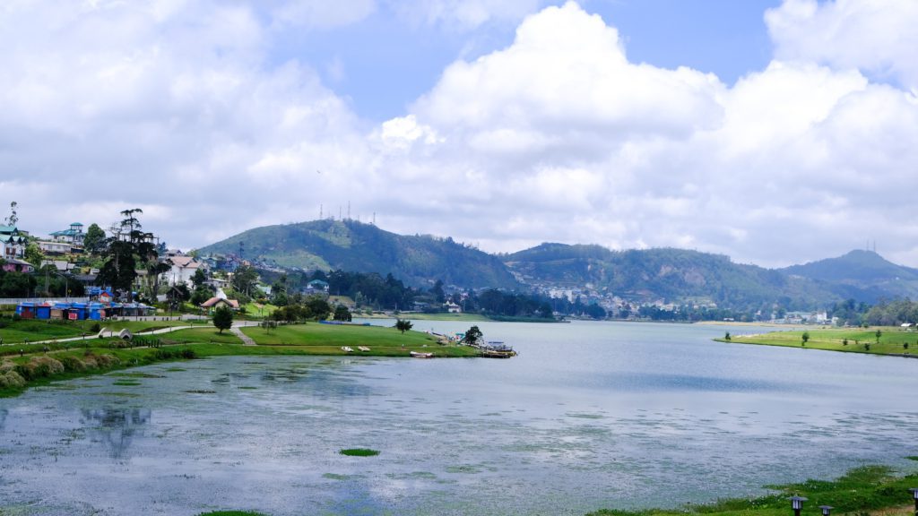 Beautiful lake in the middle of Nuwara Eliya