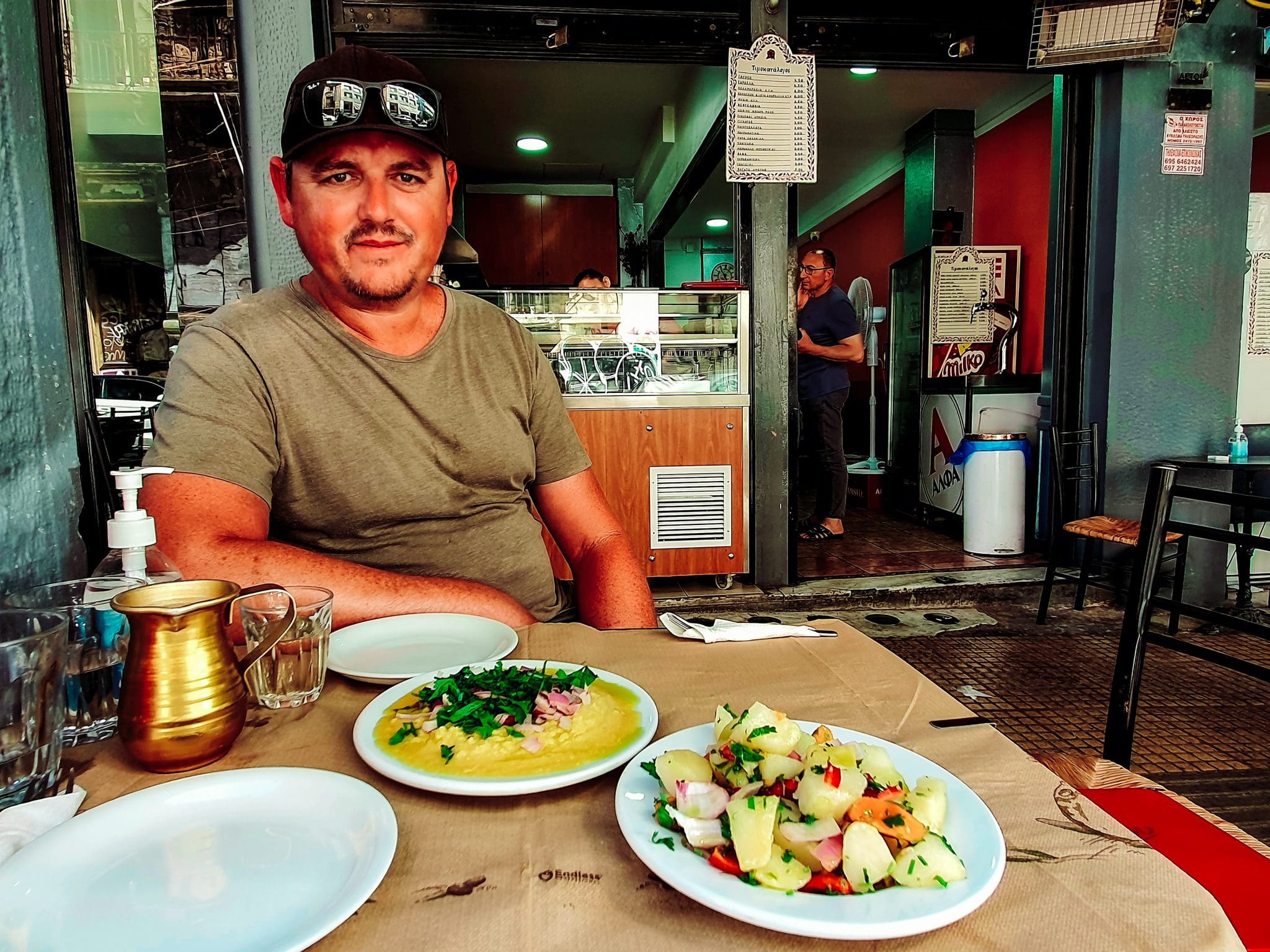 Tis Theatrou to Steki, traditional food in Athens