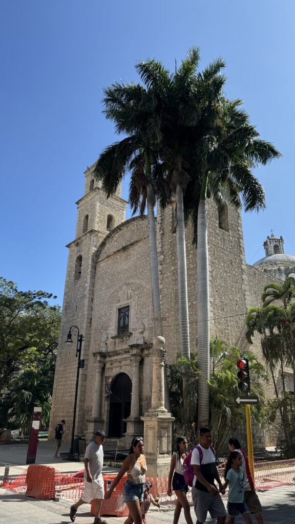 Parque Hidalgo, Rectoría El Jesús Tercera Orden and Parque de La Madre