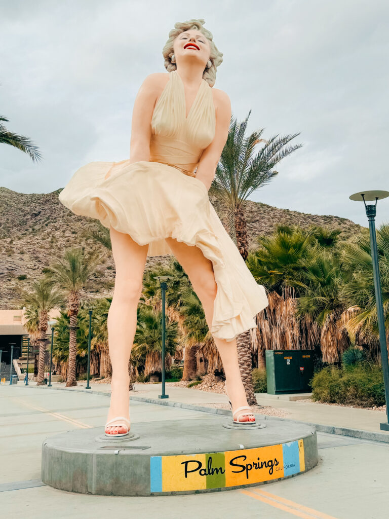 Marylin Monroe statue Palm Springs California