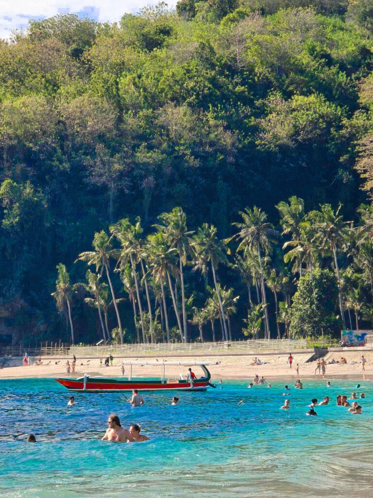 Crystal Bay Beach Nusa Penida