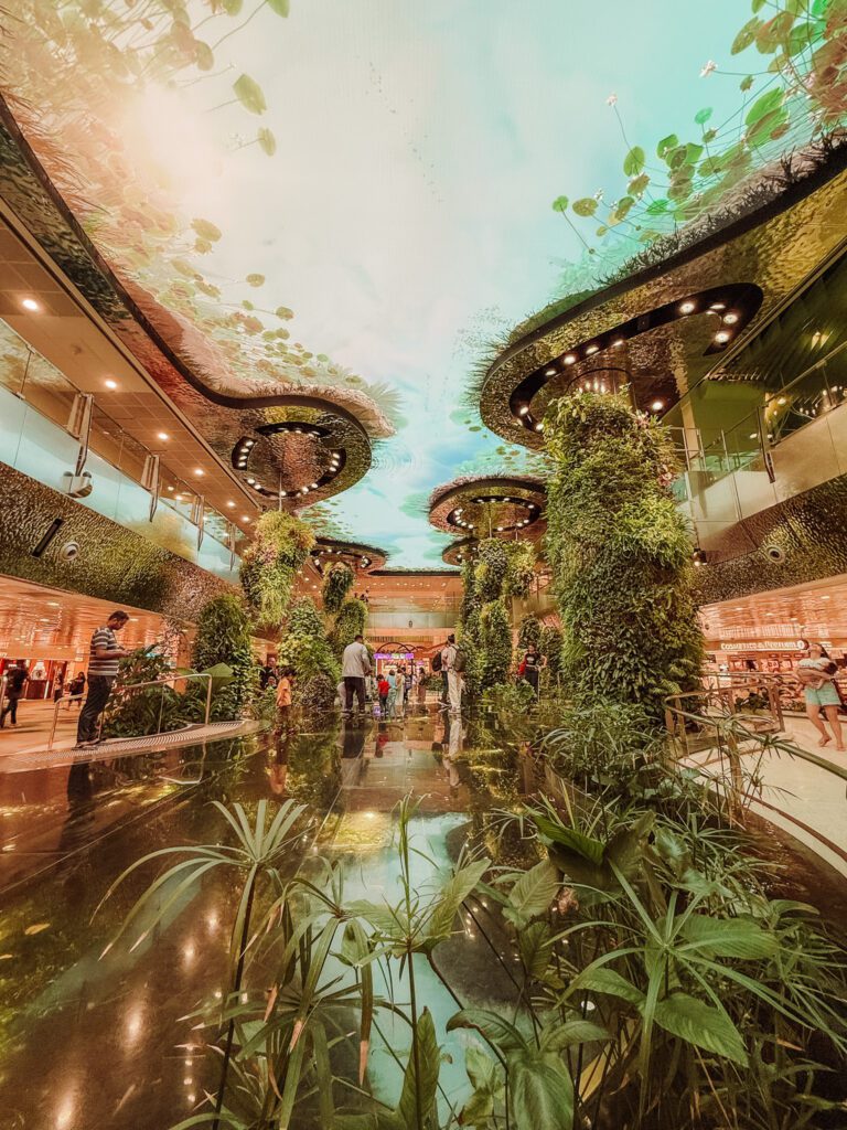 free gardens in changi airport 16 hours in Singapore Airport