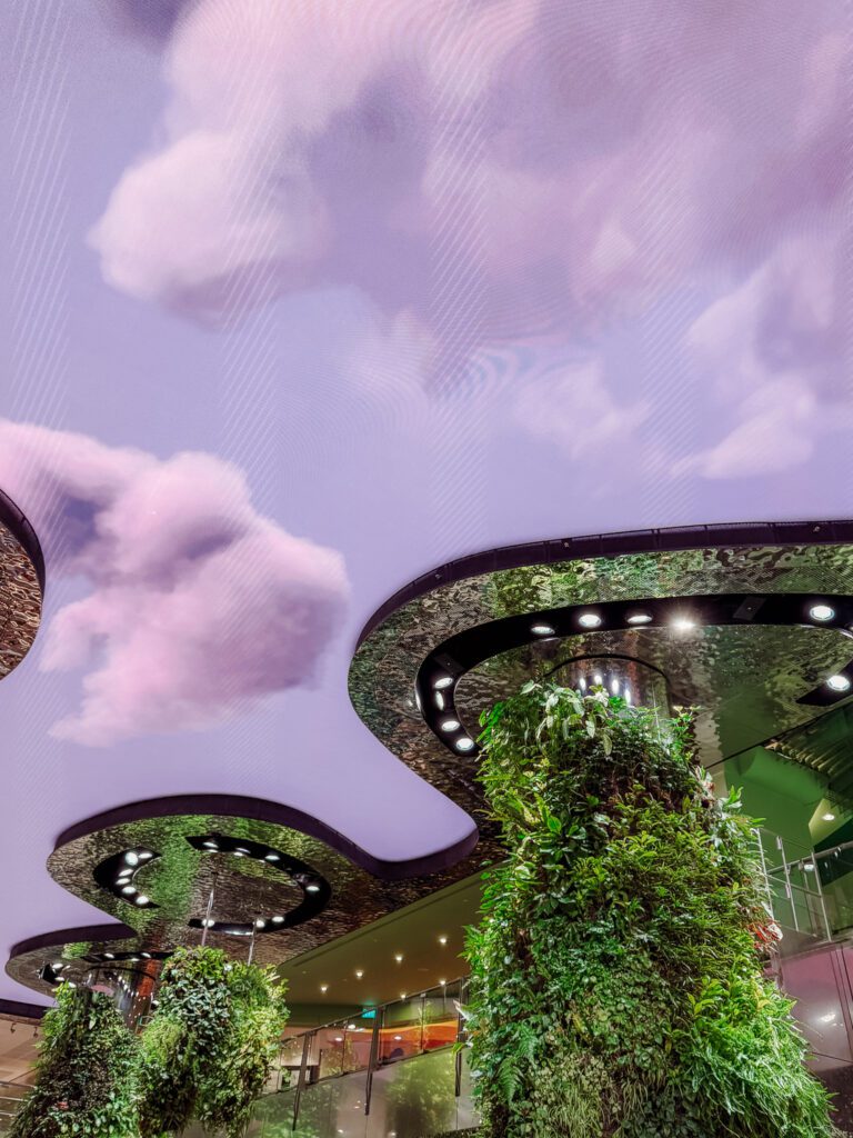 16 hours in Singapore Airport