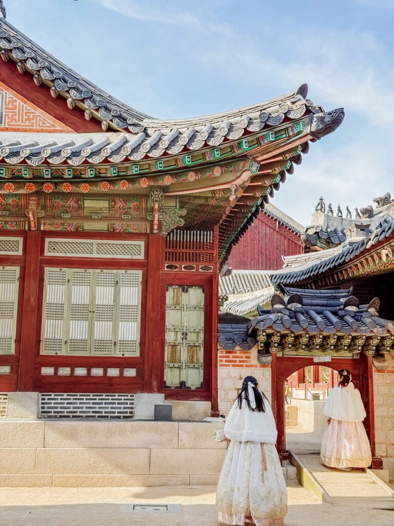 palace in seoul south korea itinerary