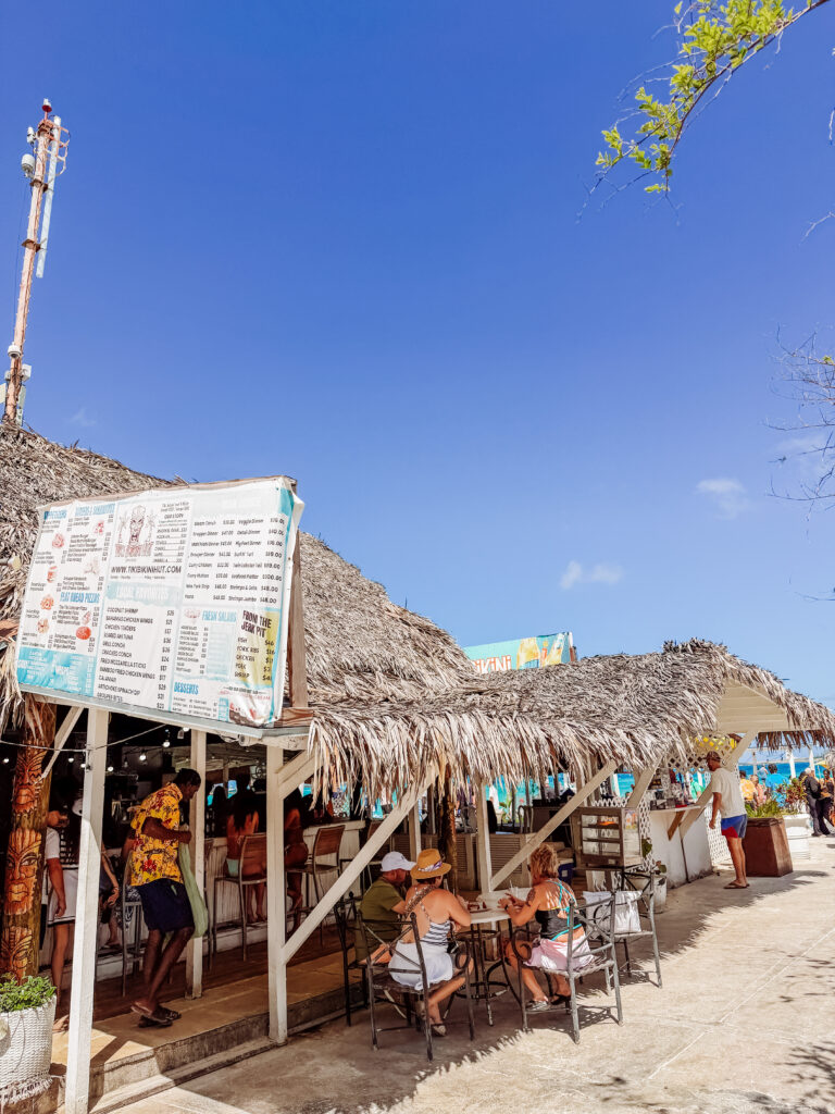 cool beach bars at nassau