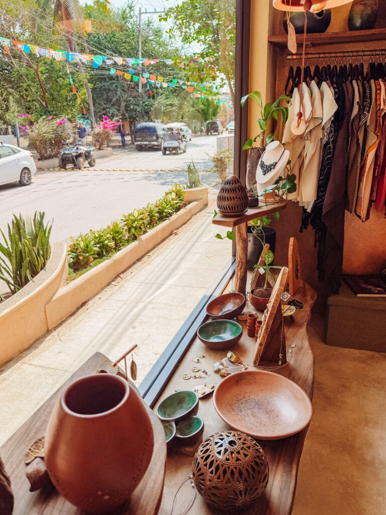 cool artisan shop in san pancho