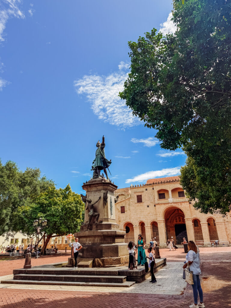 colon park statue christopher colombus