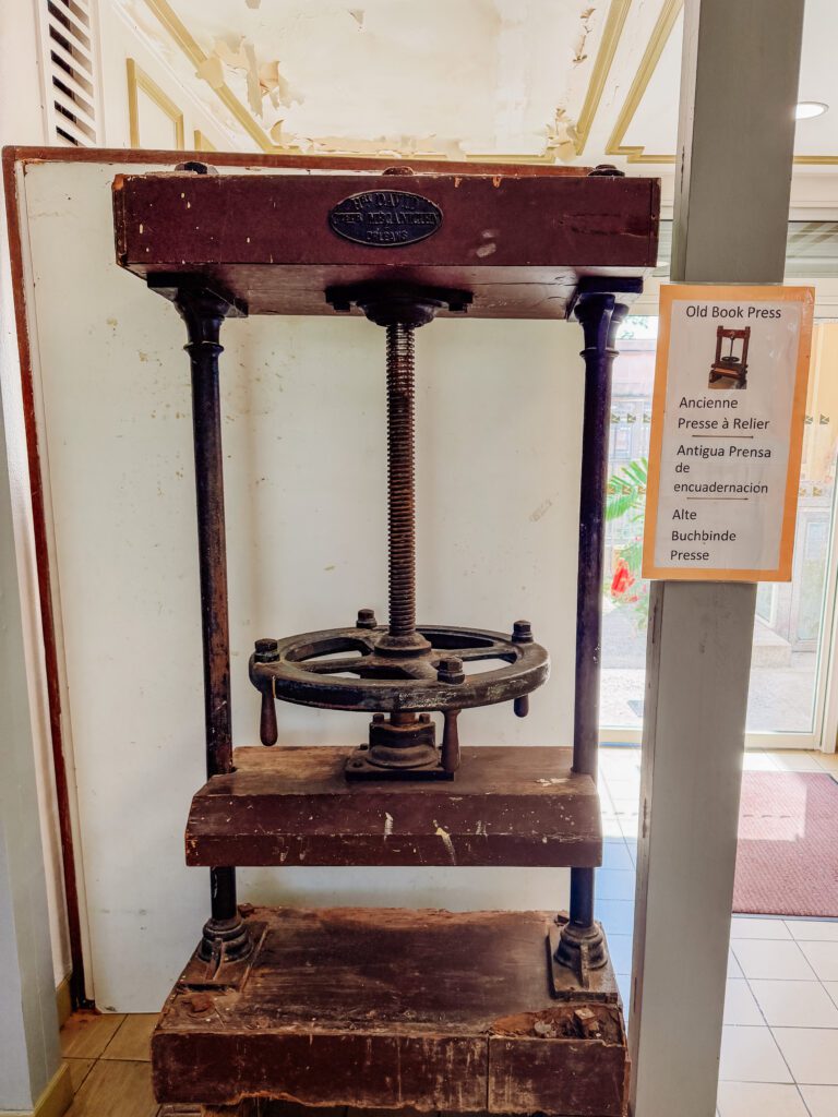 martinique library book press
