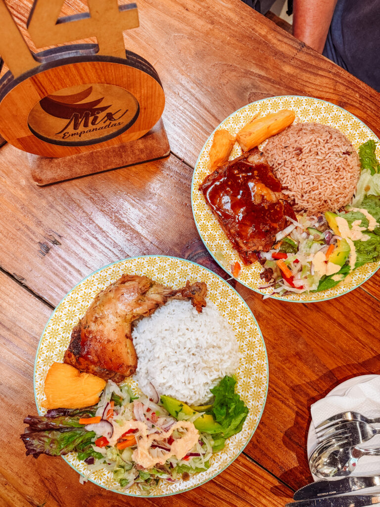 menu del dia lunch at emanadas