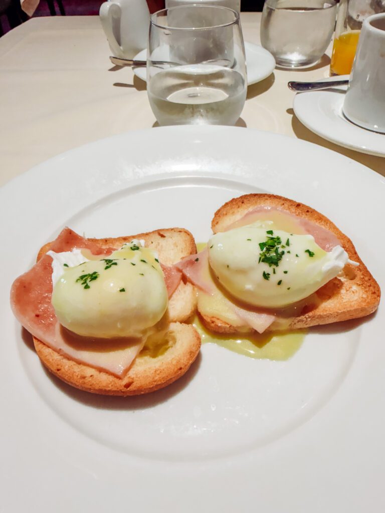 gluten free egg benedict from dining room in msc cruise