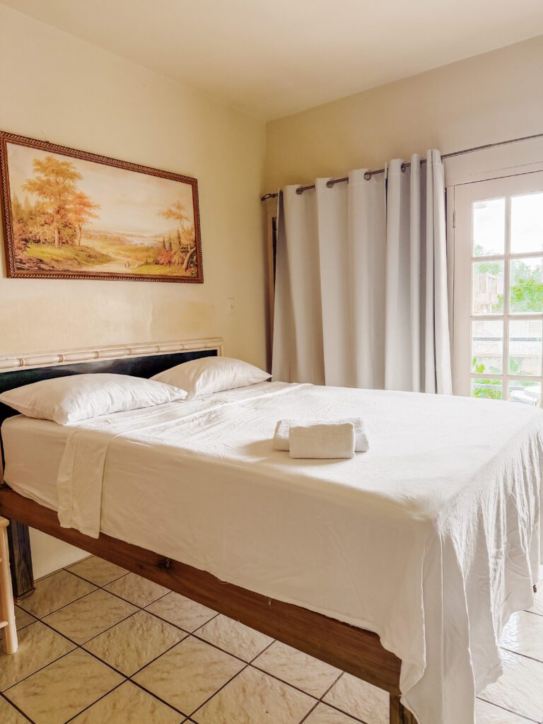 bedroom at ridgeway hotel in montego bay