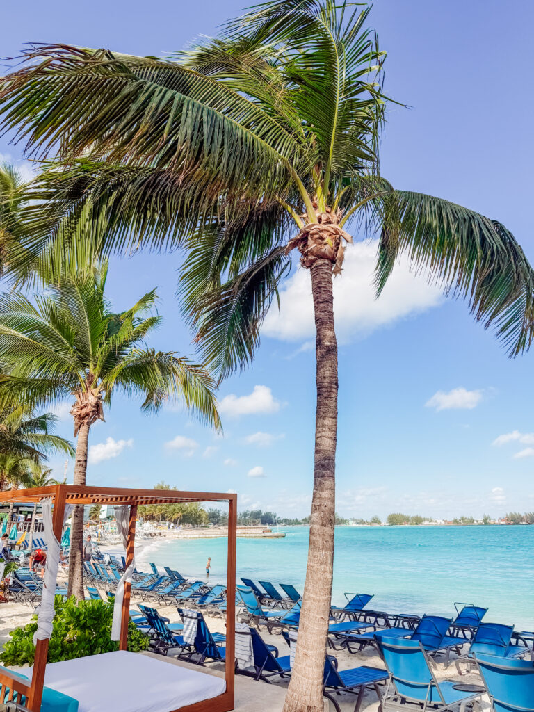 great beach close to the port nassau