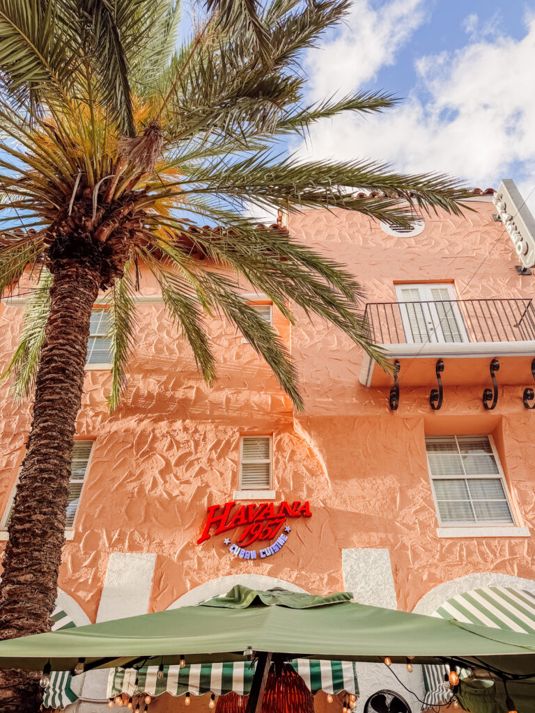 Española Way is the perfect place for dinner in south beach miami
