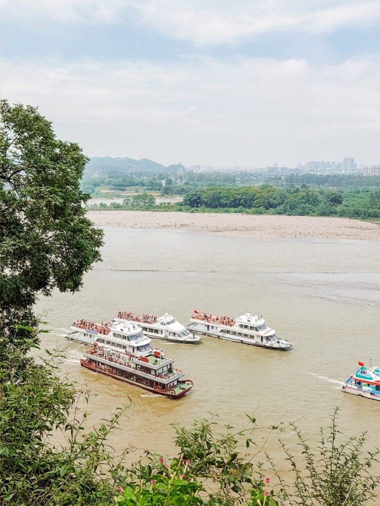 leshan giant buddha sightseeing boats