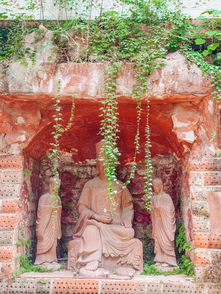 beautiful details at giant buddha scenic area