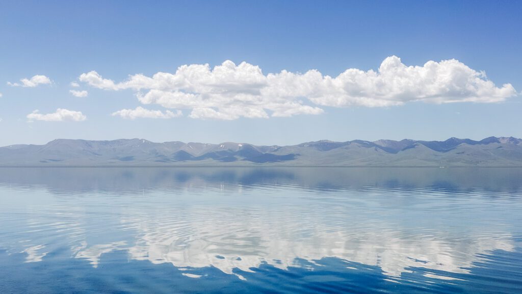 song kul lake perfect moments in kyrgyzstan