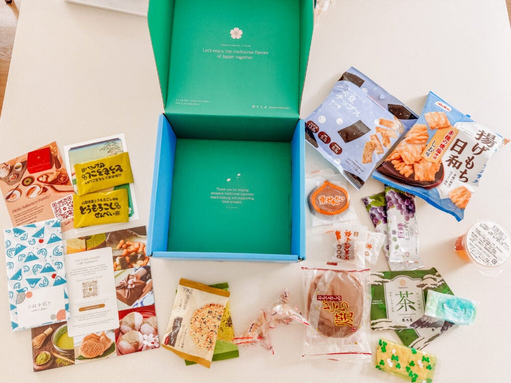 the total inclusions in the august sakuraco box