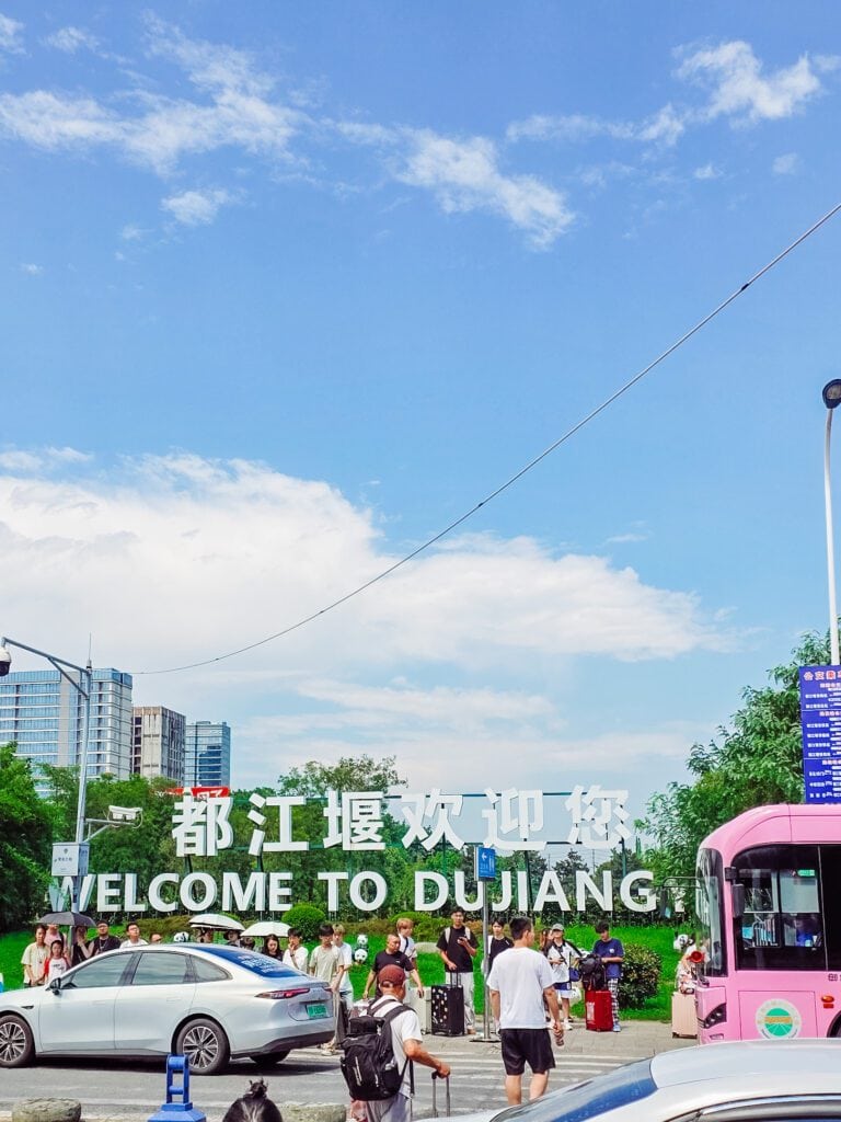 welcome to dujiangyan waiting for the didi
