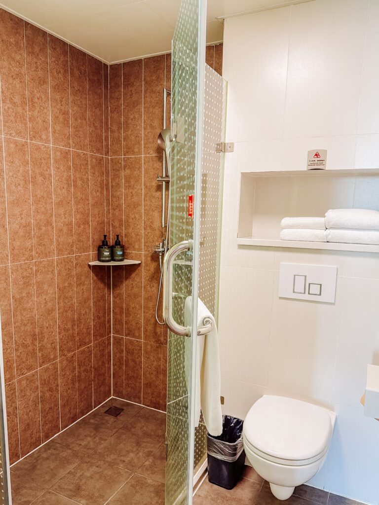 bathroom ibis hotel chengdu