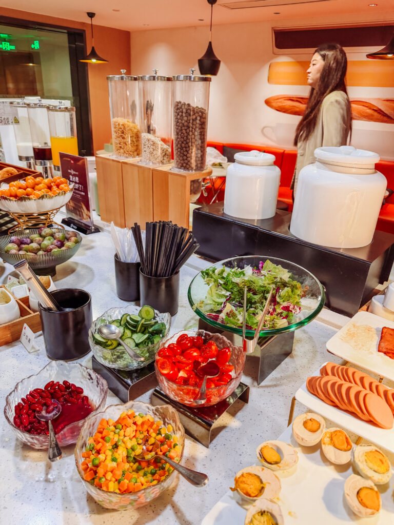 breakfast buffet at ibis hotel chengdu