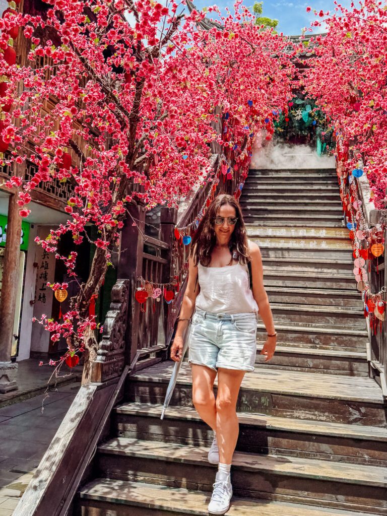 kelly in chengdu